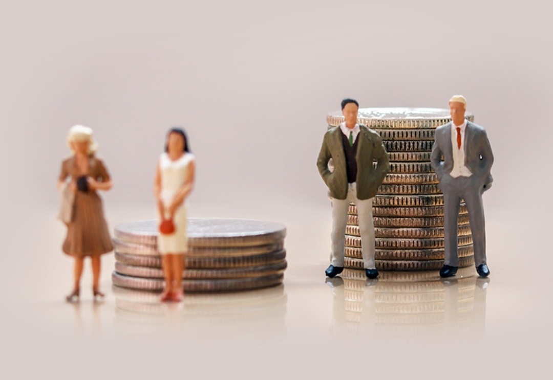 Дискоиминация в оплате труда , пожалуйста, самая оскорбительная на российском рынке