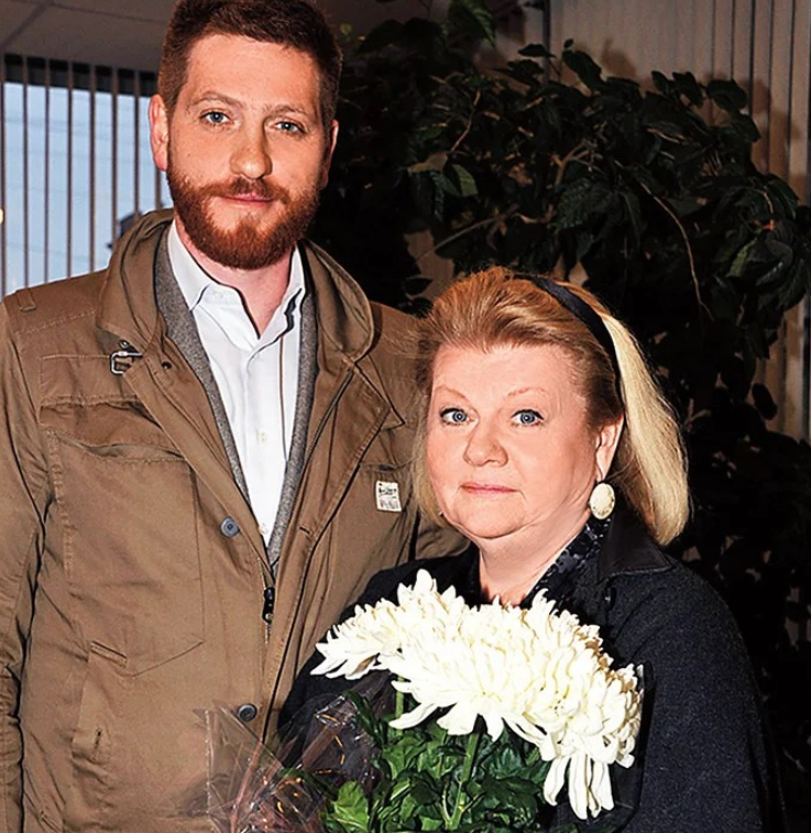 Ирина Муравьева и её младший сын Евгений. Фото взято из свободного источника