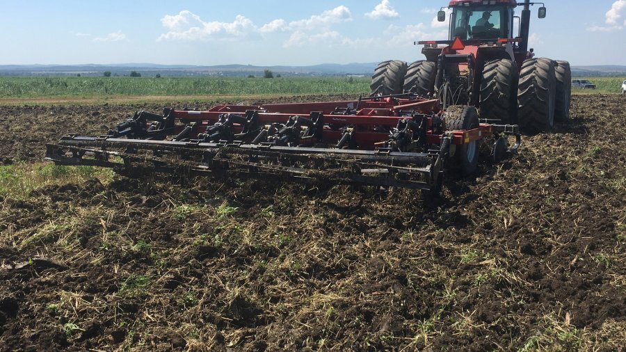 Case убедит российских аграриев в преимуществе прицепного агрегата Ecolo-Tiger 875