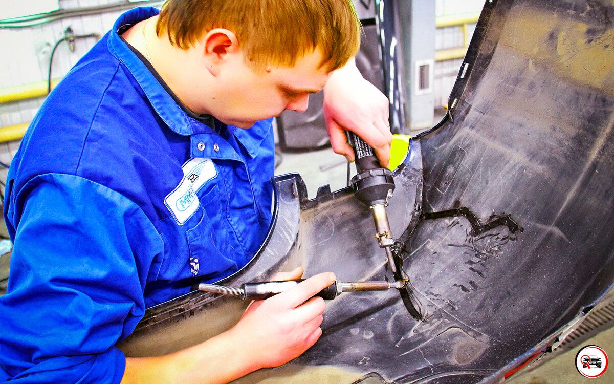 Ремонт бампера в самом разгаре