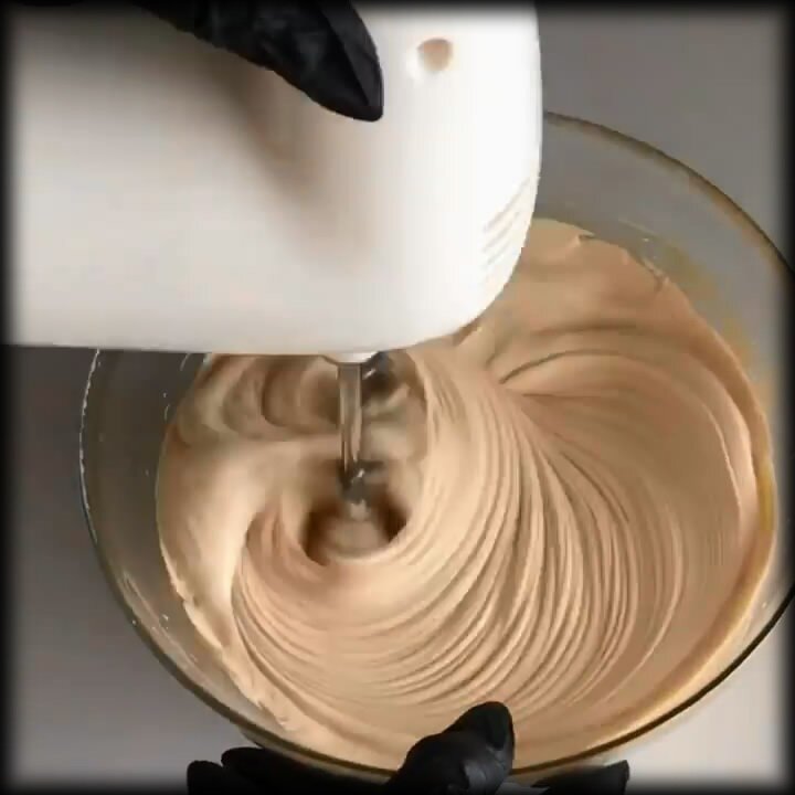 Взбитая карамель - вкуснейшая начинка для торта