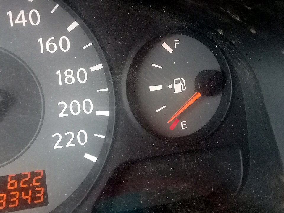 То самое показание уровня топлива. Фото было сделано для отправки в клиентский отдел в качестве аргумента.