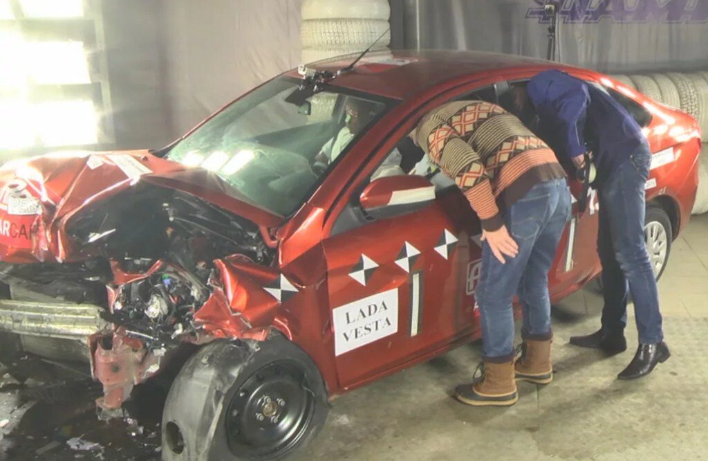 Фото с тестов Lada Vesta по системе ARCAP