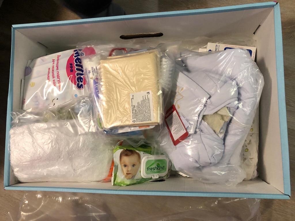 Содержимое упаковано в целлофановые пакеты 