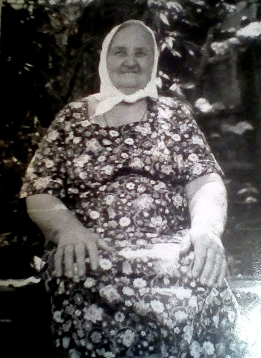 Фото из семейного архива. Тёте Моте 80 лет.