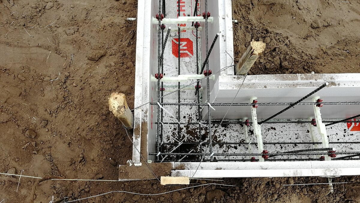 Усиление внешних углов опалубки