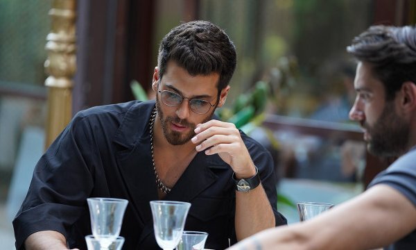 Один из самых ярких образов Озгюра за весь сериал. 10 серия