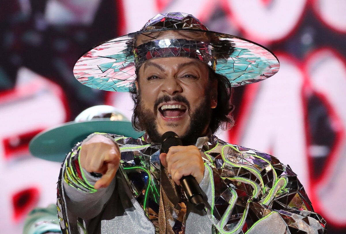 Я тебя научу Родину любить! 