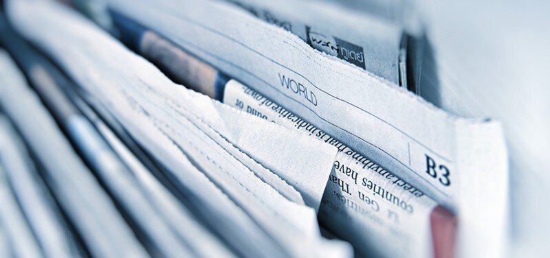 Будучи Java-программистом и разработчиком программного обеспечения, я многому научился из множества статей под названием Что каждый программист должен знать о .....,  они, как правило, дают много полезной и исчерпывающей информации о  конкретной теме, которую иначе трудно обнаружить. В моих стремлениях к  знаниям я сталкивался с некоторыми очень полезными статьями, которые  добавлял в закладки как справочную информацию для перечитывания. Мысль,  что многие программисты смогут извлечь пользу из чтения этой подборки,  побудила меня написать данный пост и поделиться с вами всеми этими  статьями "Что каждый программист должен знать".   В этой статье вы познакомитесь с классическим набором знаний, необходимых каждому программисту, в таких темах как память (memory), Unicode, вычисления с плавающей точкой (floating point arithmetic), работа с сетями (networking), объектно-ориентированное проектирование (object oriented design), время (time), URL Encoding, String и многим другим. Этот список очень важен для начинающих и  новоприбывших, так как им часто не хватает практических знаний.   Поскольку большинство статей написаны на основе реальных примеров,  программисты начального и среднего уровня могут извлечь из них много  полезного. Также, изучение основ в начале карьеры поможет избежать  ошибок, которые уже сделали другие программисты и разработчики  программного обеспечения на их пути обучения. К сожалению, не вся  информация из описанных статей легко усваивается с первого прочтения.  Скорее всего, вы можете не сразу понять некоторые подробности о числах с  плавающей точкой или можете запутаться с особенностями памяти, но важно  держать эту  подборку под рукой и обращаться к ней время от времени за  уточнениями. Так что желаю вам удачи и наслаждайтесь чтением этих  замечательных статей.  Кстати, не забывайте делиться какими-либо еще  статьями "Что каждый программист должен знать", если они еще не попали в  наш список.