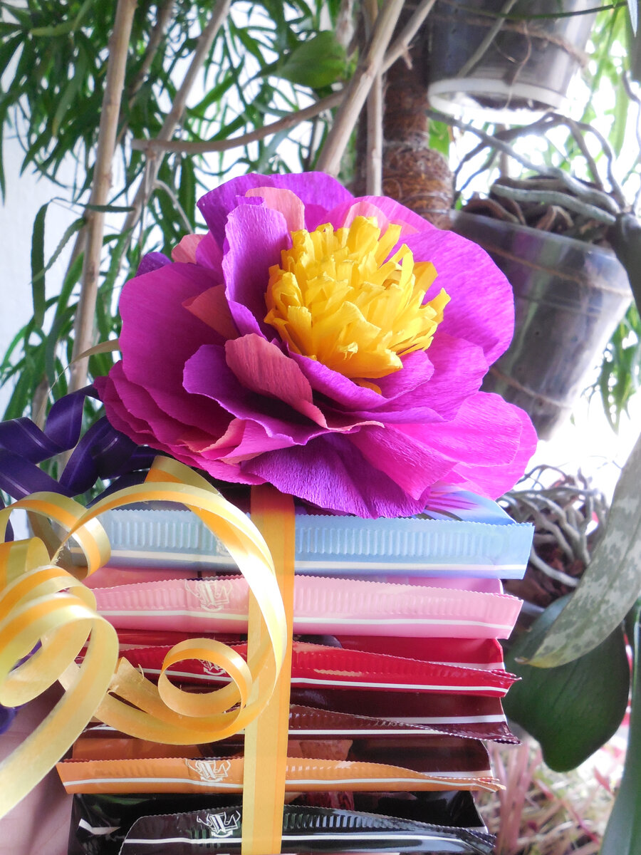 Ссылку на мастер-класс, как сделать такие цветы, дам в конце статьи