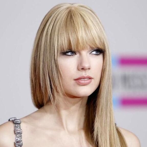 Pin on Účesy Blonde hair with bangs, Long hair styles, Hair styles
