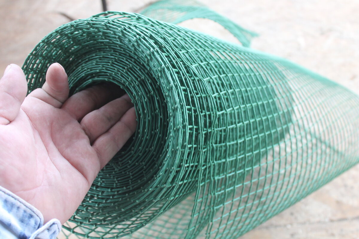 Уже устал чистить водосточку от листьев, сосед подсказал гениальную ...