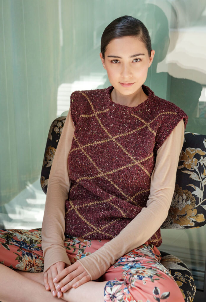 Фото: с сайта https://pepita.ru/2020/04/01/zhilet-spitsami-s-uzorom-romby/