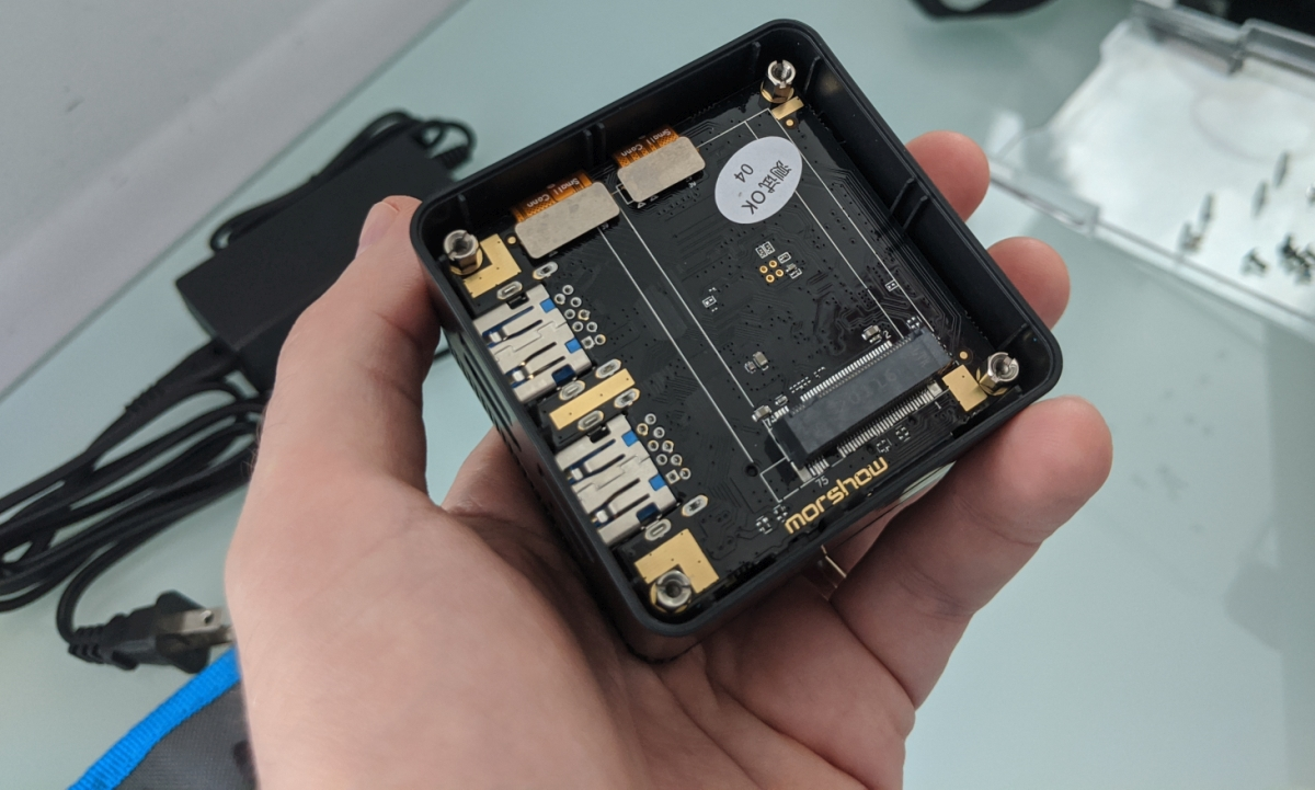 Место для SSD формата M.2 2242