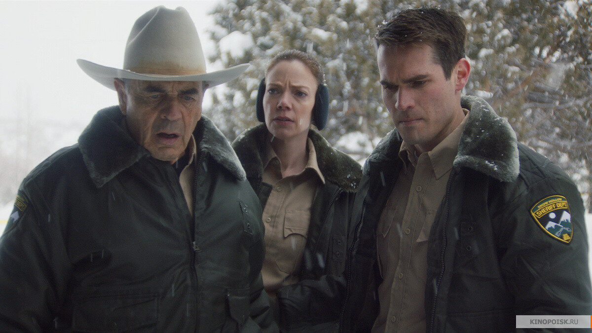 shot from "Wolf of Snow Hollow"/2020/Jim Cummings/Vanishing Angle, New Form/Источник - Kinopoisk.ru