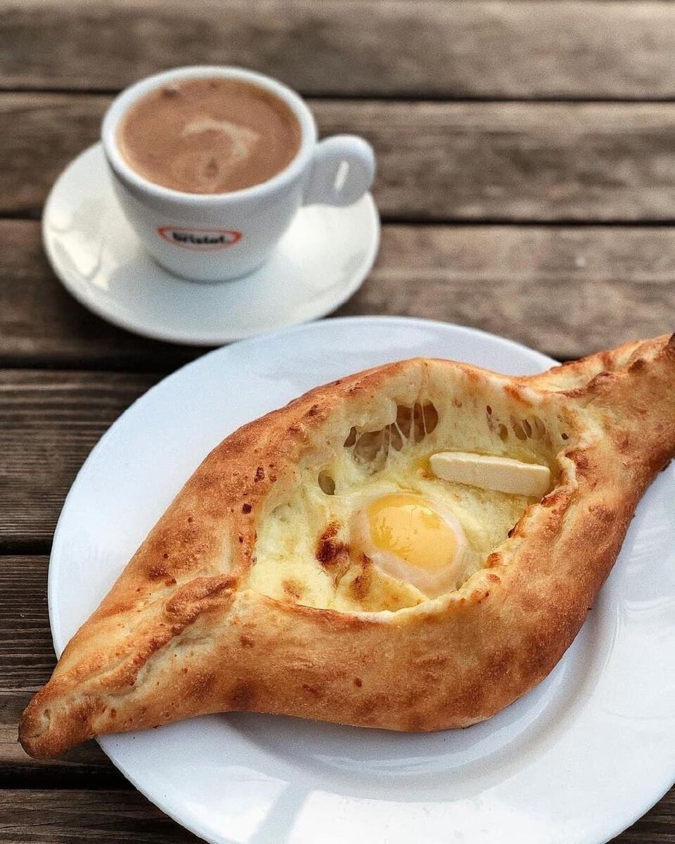 Хачапури по-аджарски
