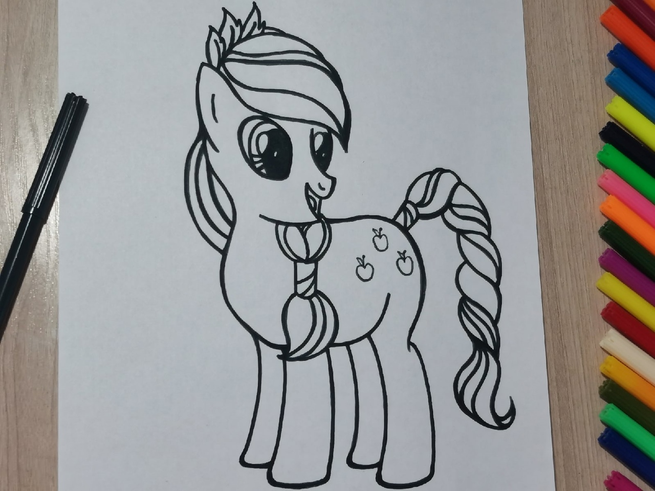 Как рисовать настоящую пони и мультяшных Май Литл Пони