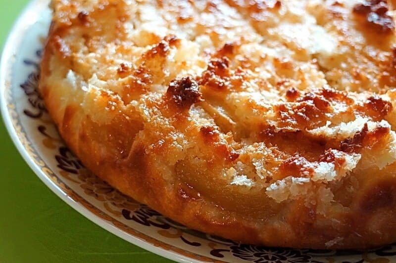 Выпечка с творогом и яблоками