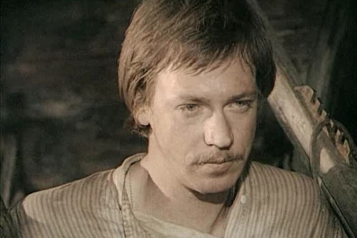 Этих артистов легендарная киноэпопея сделала известными на всю страну.-9