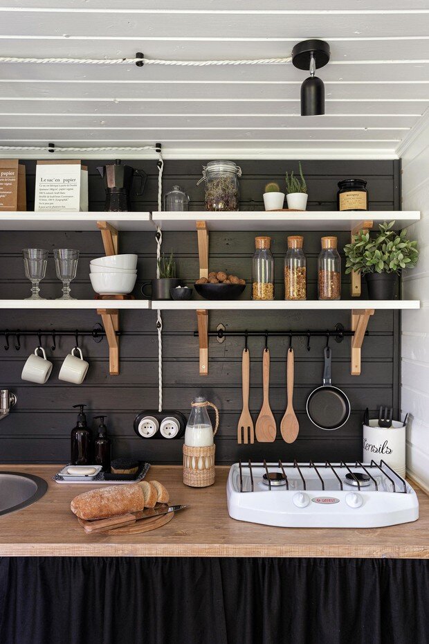 Из этих дачных бытовок сделали шедевры! 😍 Я бы уехала в такую жить на ...