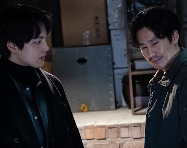 Кадры из дорамы. Источник https://m.facebook.com/jtbcdramapage/