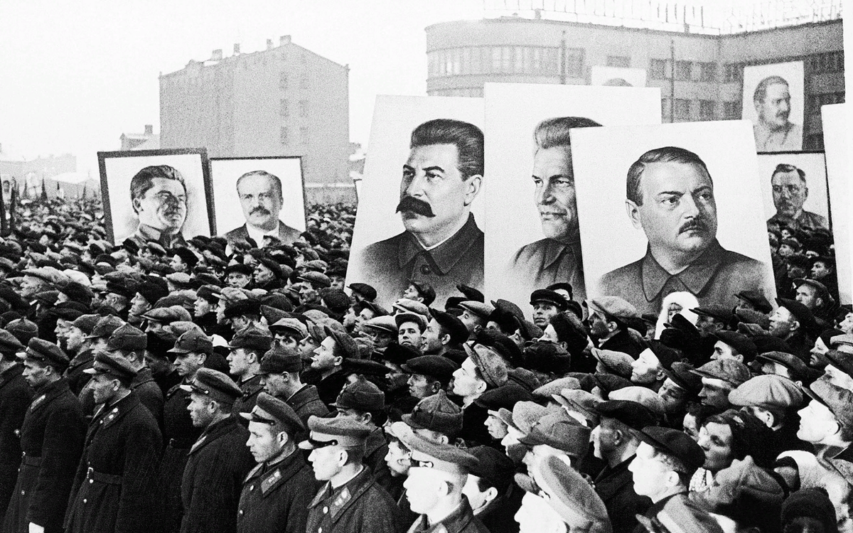Материалы, написанные с, действительно, марксистских позиций, будут способствовать резкому росту сознания белорусских, грузинских, татарских, польских, чешских, русских, англоязычных, франкоязычных и т.д. читателей.