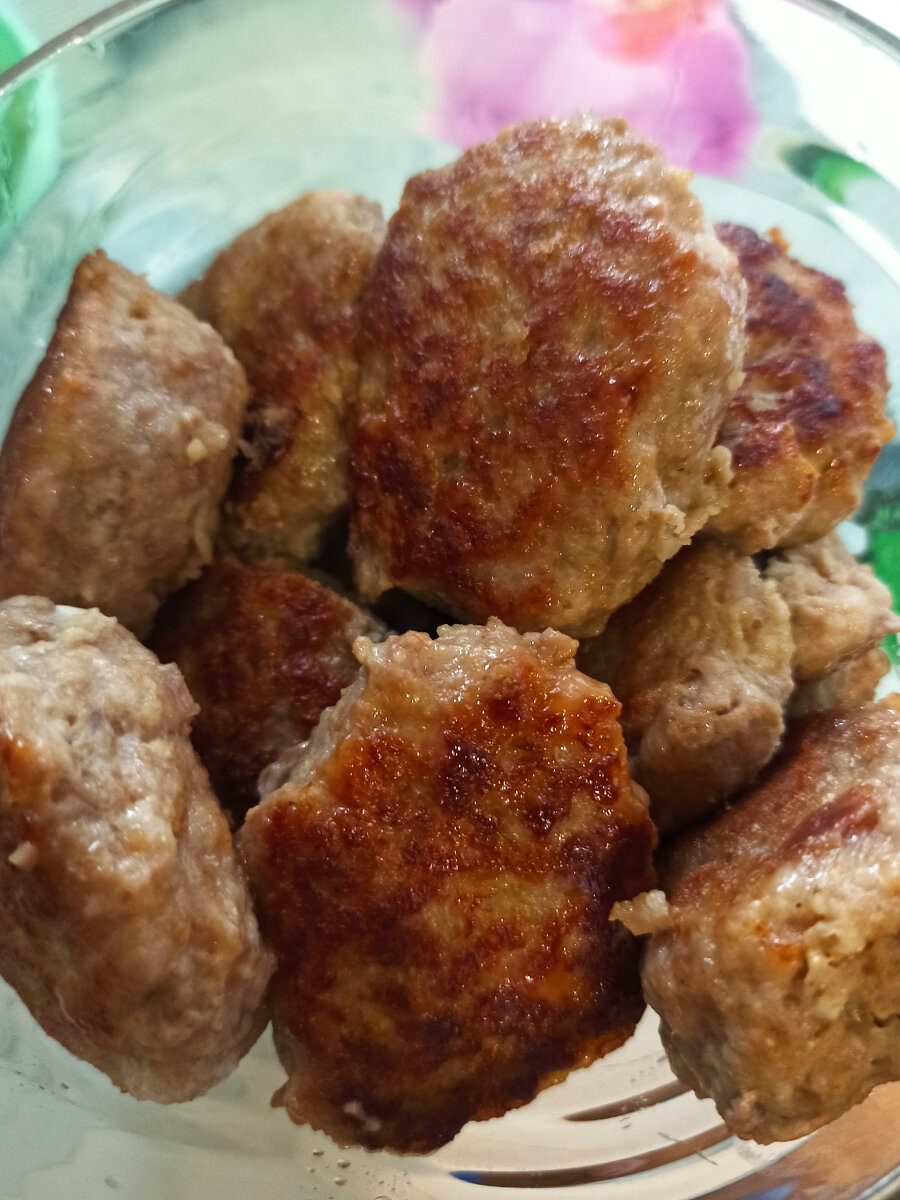 Простые котлеты.