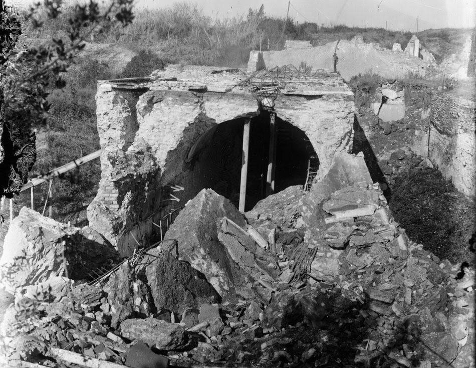 Разбомбленный Антиквариум / Parco archeologico di Pompei