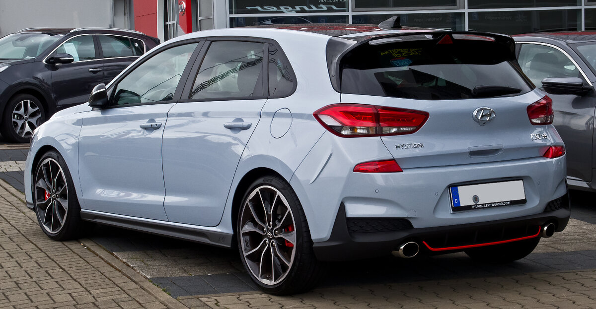 HYUNDAI i30 N. Вид сзади