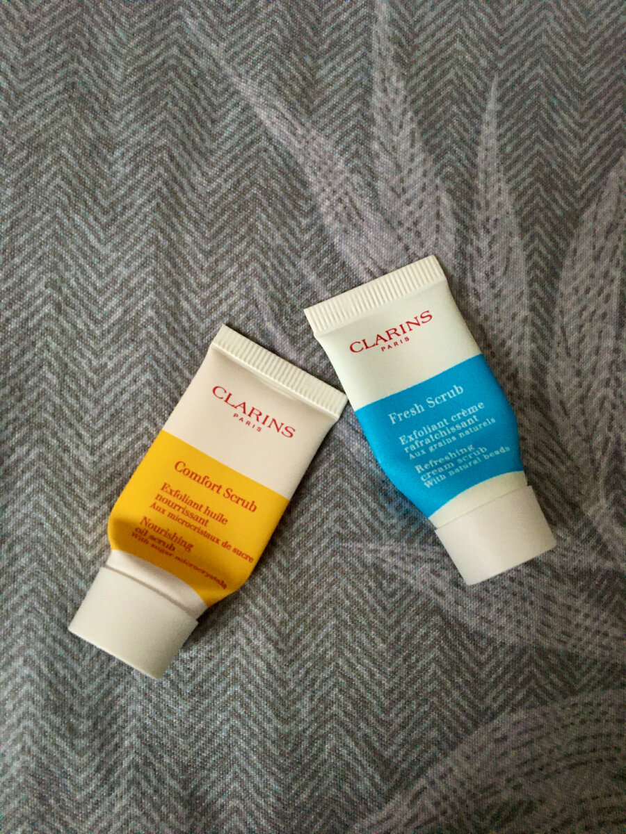 Скрабы для лица от люксового бренда, которые я тестировала. В итоге, они ничем не отличаются от бюджетных представителей