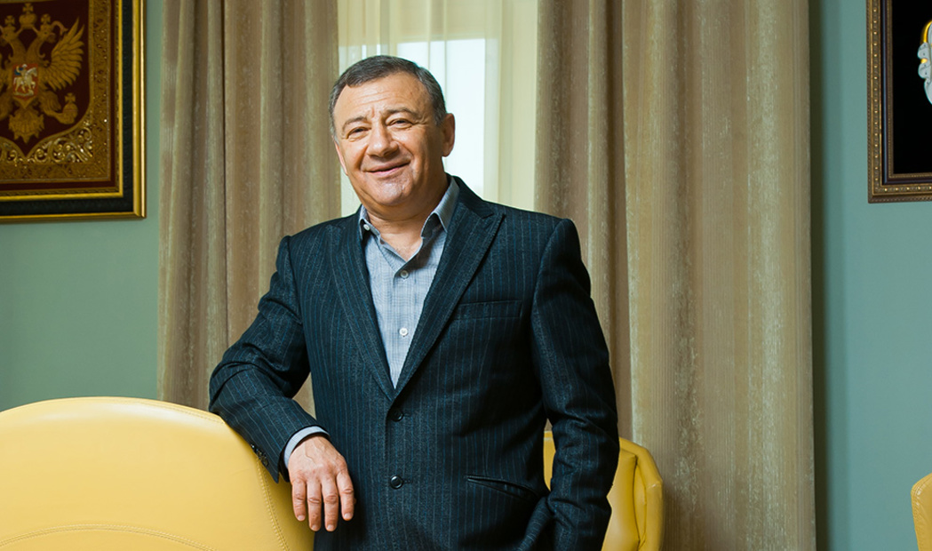 Безымянный палец без кольца: 17 российских миллиардеров-холостяков ...