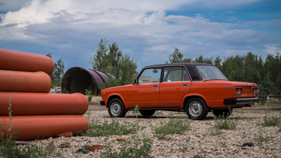 машина выглядит очень красиво