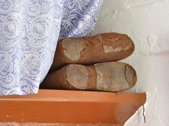 Из открытых источников. Очень похожи на те валенки, что приносила тетя Таня моему отцу подшивать.