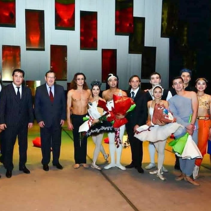 Фарух Рузиматов, Фарангис Касымова, Мухаммад Азимзода, руководство и артисты театр оперы и балета им. С. Айни. 