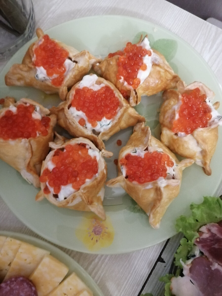 Корявенькие, но вкусные, заразы 😅 муж лепил) 