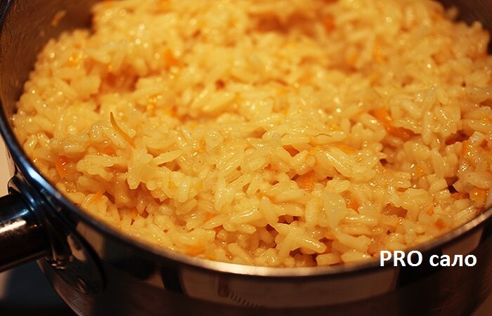 На гарнир - апельсиновый рис. Источник: яндекс картинки.