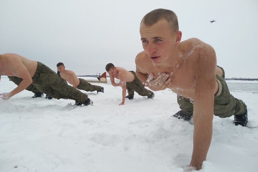 Зимняя тренировка сейчас
Источник: https://dvoku.mil.ru/upload/site31/document_images/vjkcdgnndh-1200_4.jpg