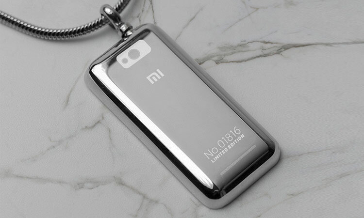 Кулон в виде Xiaomi Mi 1