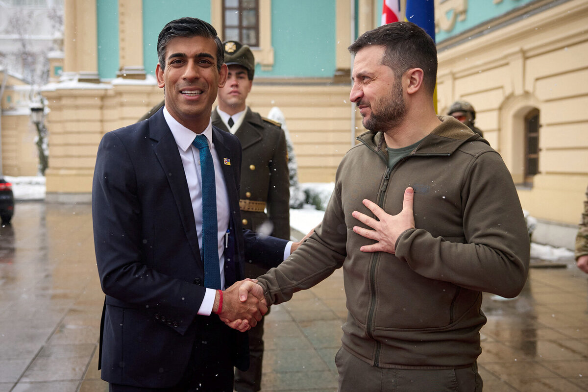 Премьер Британии Сунак заявил о бессмысленности переговоров о прекращении огня на Украине. 