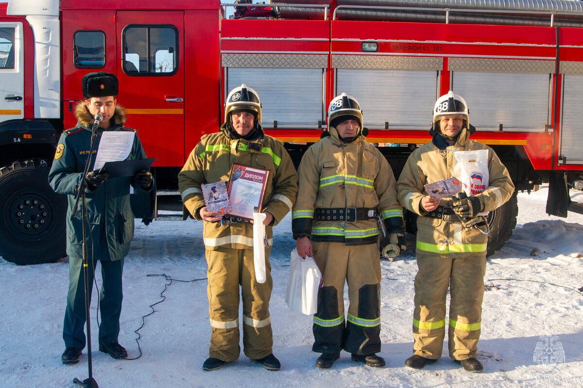 ❗💪👩‍🚒В городе Чернушка Пермского края проведены соревнования  «Вертикальный вызов» | МЧС Прикамья | Дзен