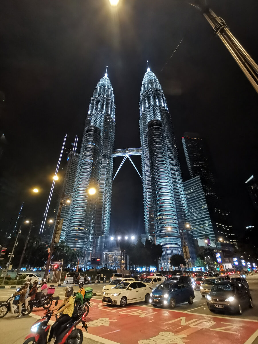 Башни Петронас, Куала-Лумпур, Малайзия