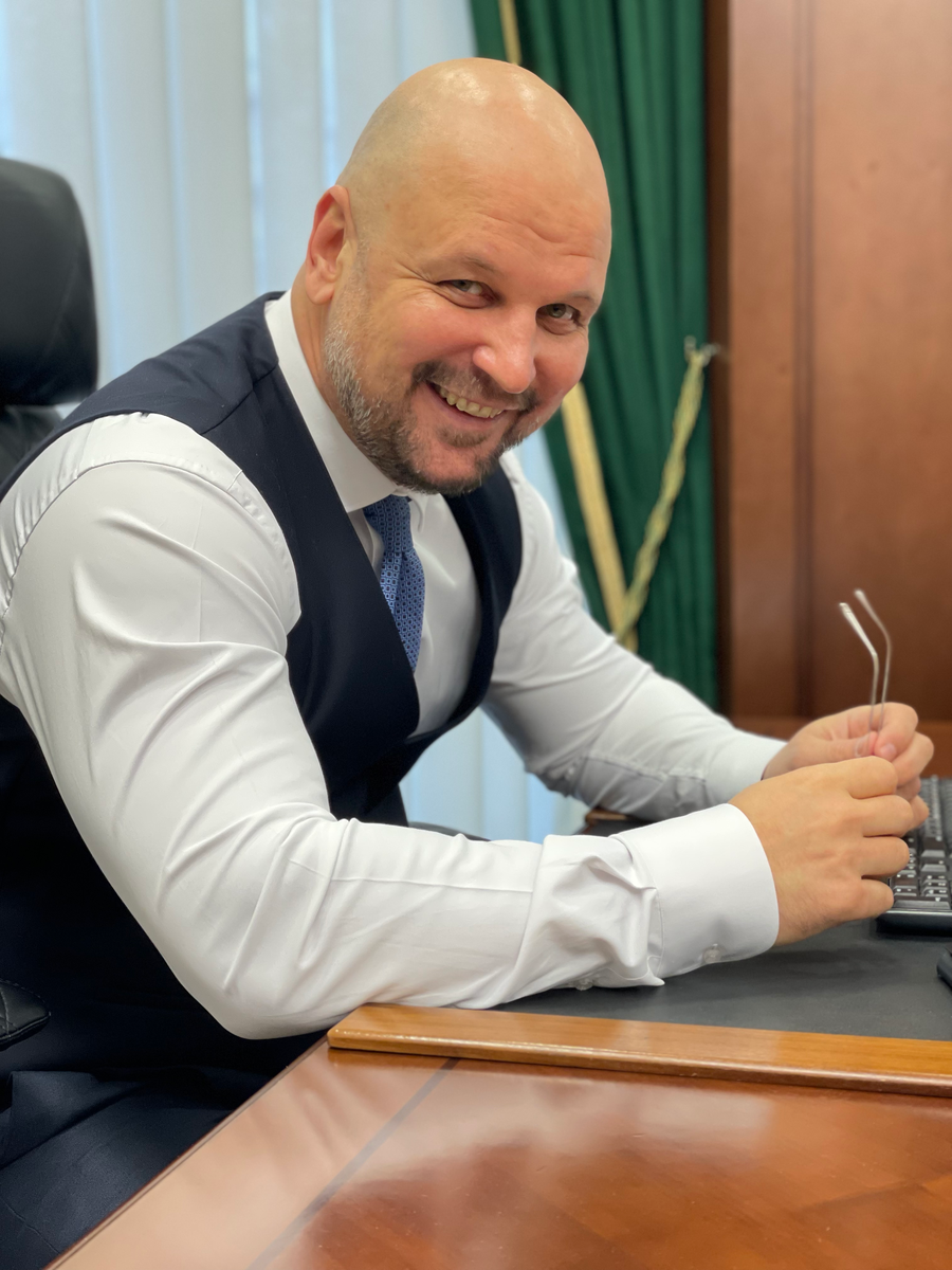 Афонский Сергей Николаевич, стаж работы судьей и заместителем председателя районного суда по гражданским делам 10 лет