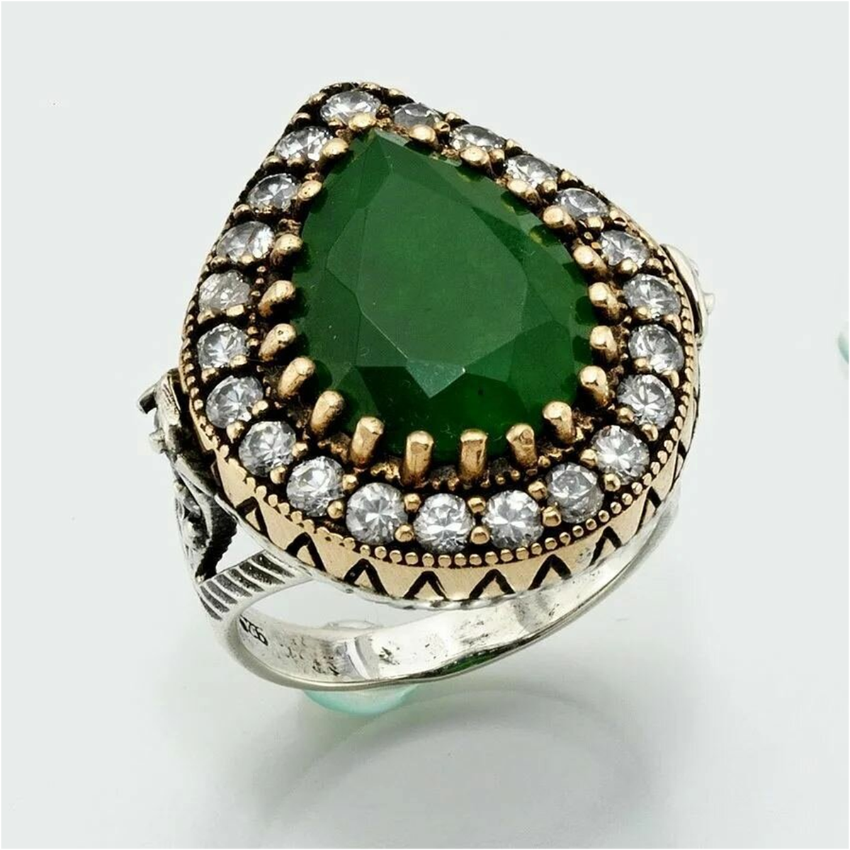 кольцо хюррем камень. изумрудный перстень хюррем султан. кольцо хюррем султан комплект. хюррем кольцо хюррем. кольцо с изумрудом хюррем султан.