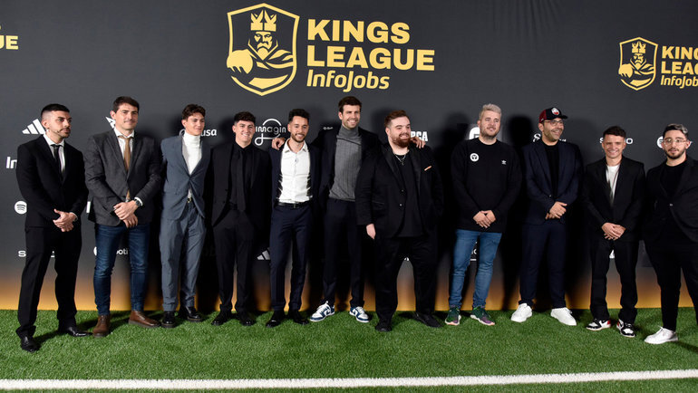    Жерар Пике и другие лица испанской медиалиги Kings League.