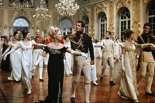    Какой «мир» подразумевается в романе «Война и мир»?