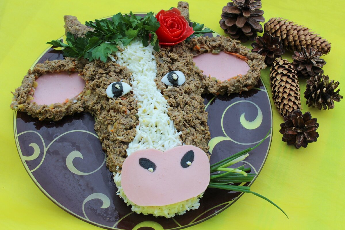 Салат "Бычок" с куриными желудками и шампиньонами