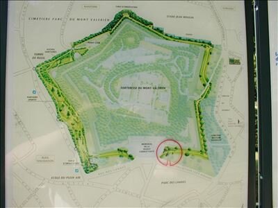 Форт Мон-Валерьен (Mont Valerien).