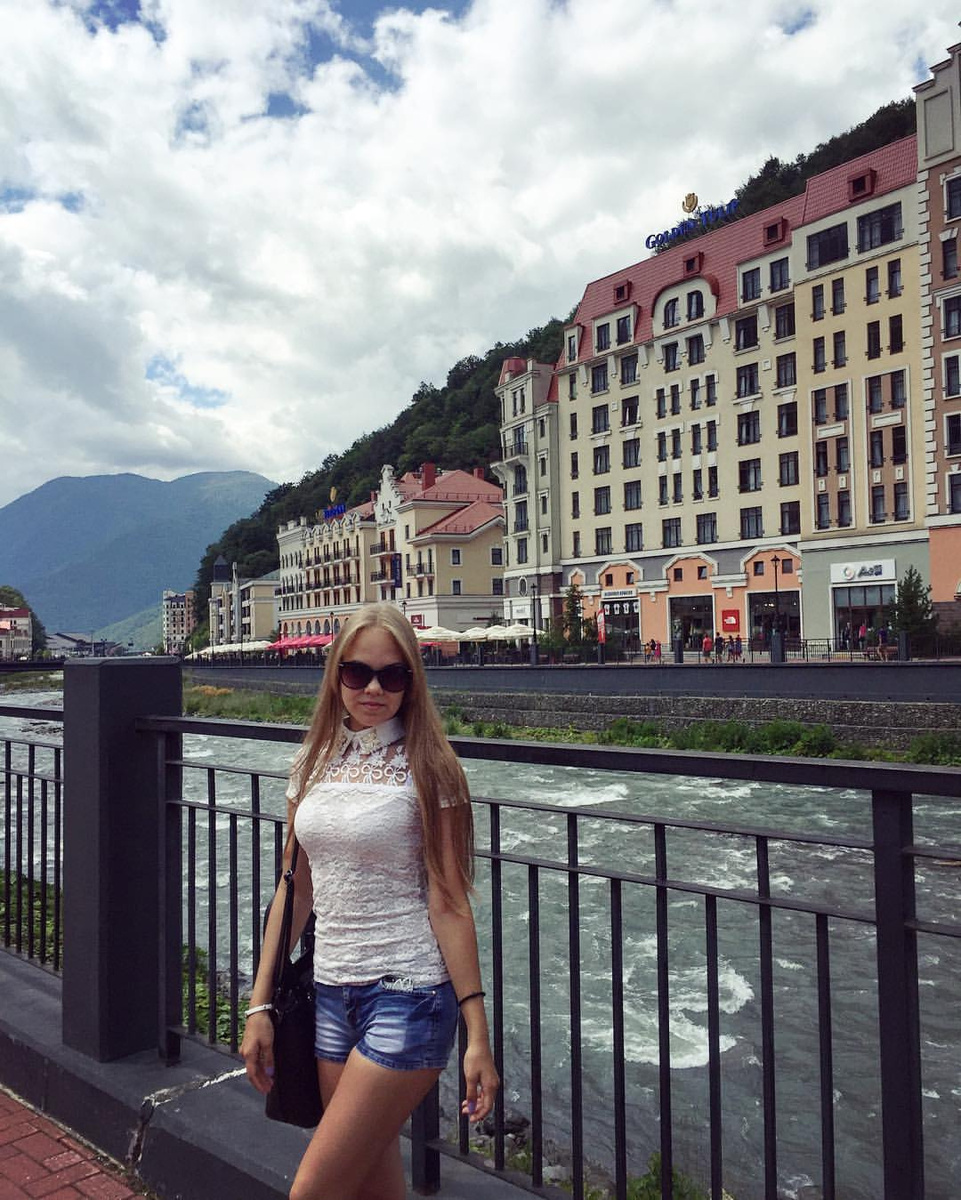 Помимо отдыха на море, у меня есть возможность посетить много достопримечательностей. 