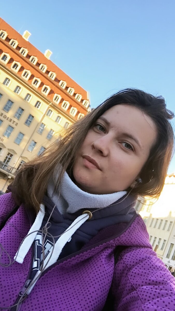 В конце сентября было уже холодно, я одевала на себя все теплые вещи