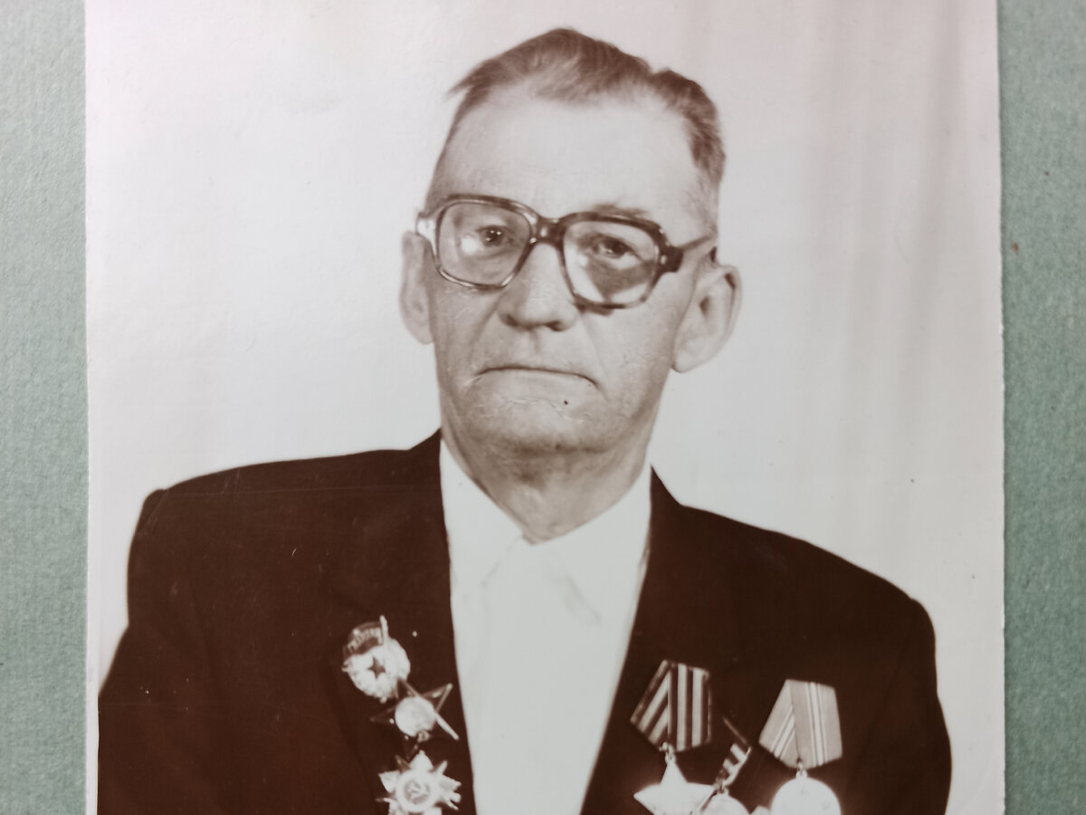 Прадед, отчим дедушки Николай Петрович.